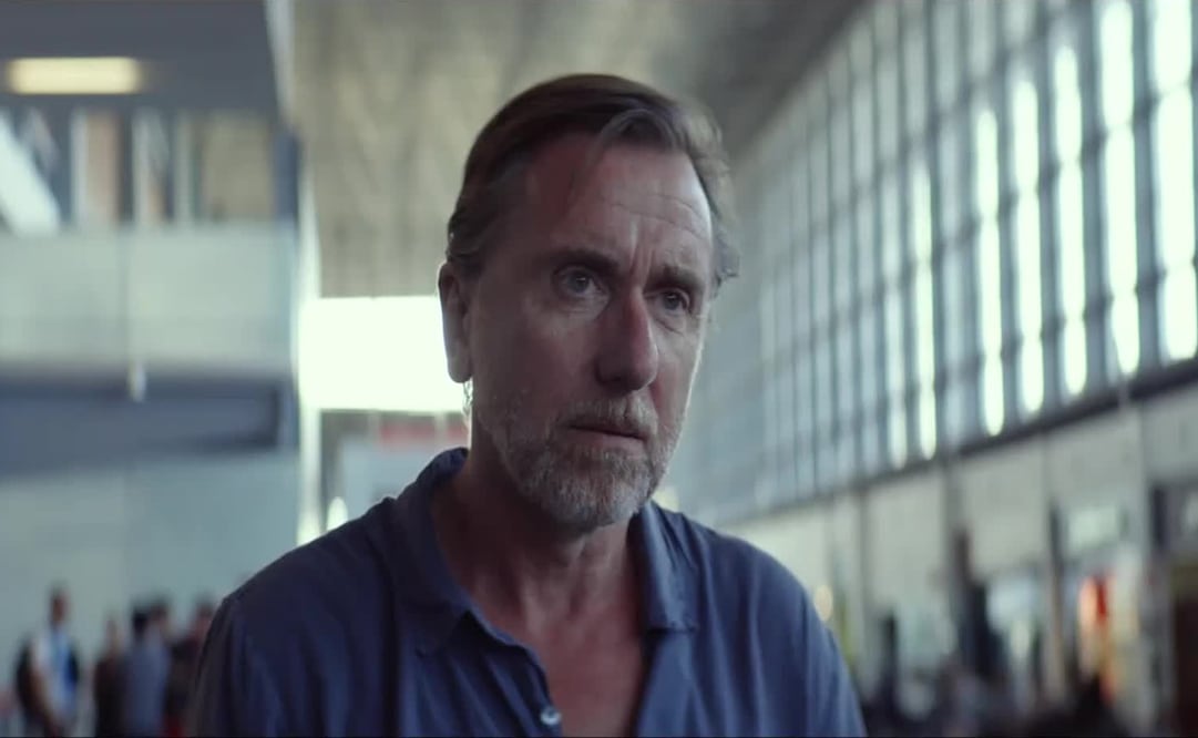 La cinta cuenta la historia de un millonario que intenta dejar su vida, mientras disfruta de unas vacaciones. Foto:IMDB