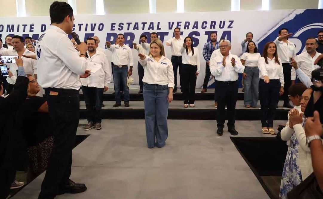 En toma de protesta de nueva dirigencia del PAN Veracruz, Jorge Romero pide cercanía ciudadana; llama a combatir la inseguridad.
Foto: Especial.