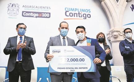 Premian a atletas y entrenadores que fueron a Tokio