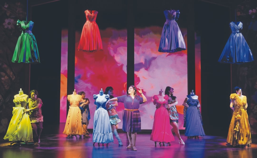 En la obra, una joven mexicoamericana sueña con ir a la universidad. FOTOS: FLORENCIA CUENCA E INSTAGRAM