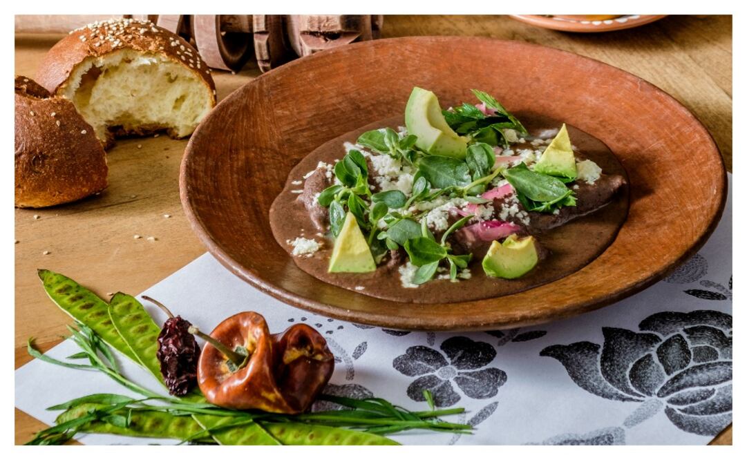 Prepara estas clásicas enfrijoladas con un toque muy oaxaqueño (foto:Luis Sandoval)