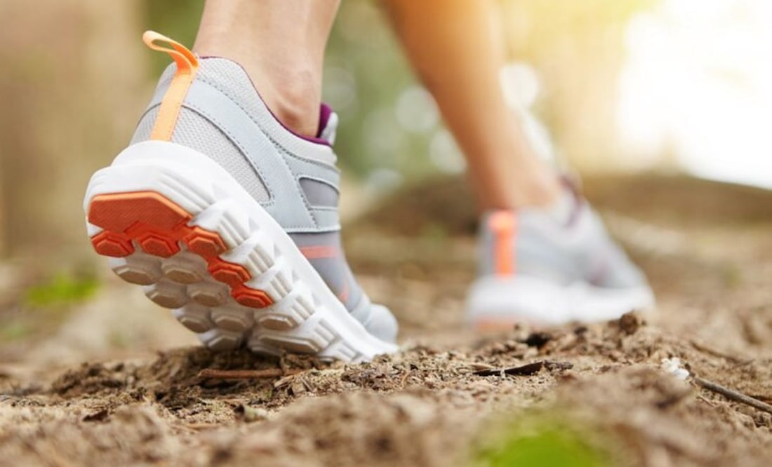 Mitos de caminar 10.000 pasos diarios. Fuente: Freepik