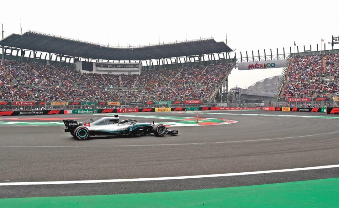 Mercedes driver Lewis Hamilton, of Britain, drives his car during the qualifying session for the Formula One Mexico Grand Prix auto race at the Hermanos Rodriguez racetrack in Mexico City in 2018 – Photo: Moisés Castillo/AP