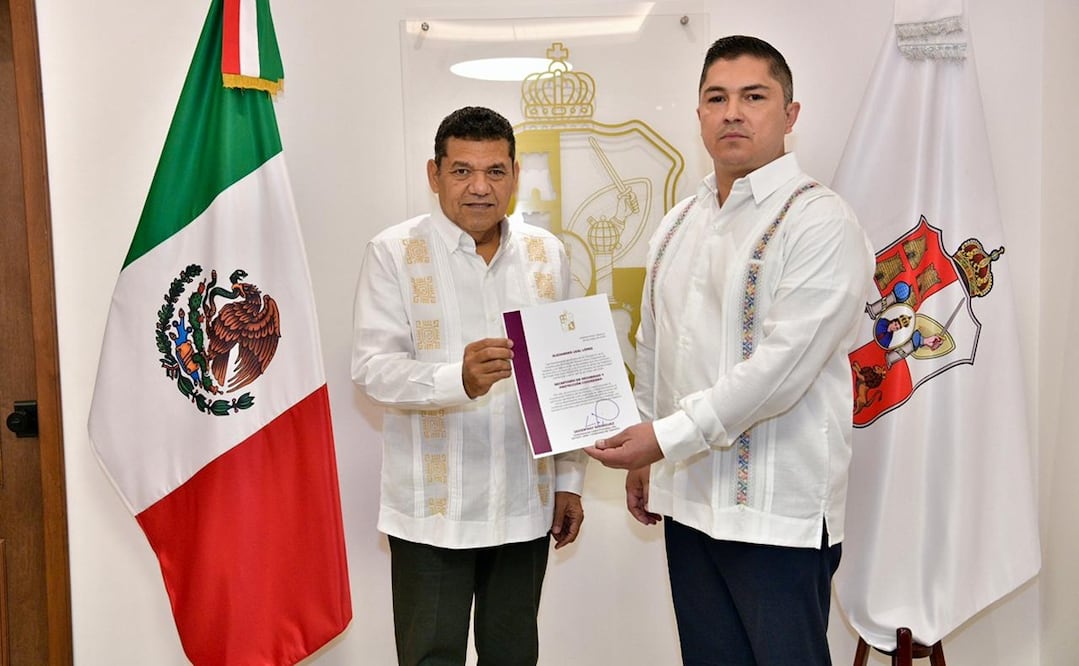 Tras la renuncia de Serafín Tadeo Lazcano, el gobernador Javier May anunció que su lugar será ocupado por Alejandro Leal López. Foto: @TabascoJavier