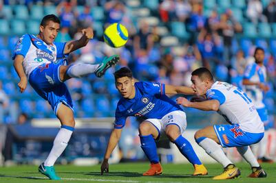 Cruz Azul deja escapar la victoria y empata ante Puebla
