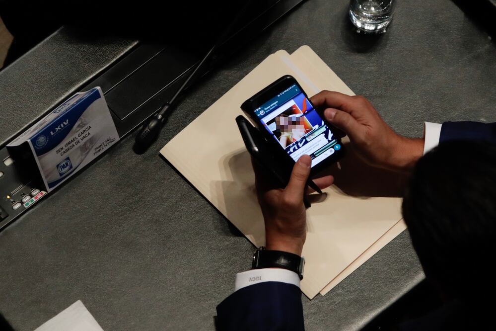 El senador fue captado manteniendo una conversación misógina durante comparecencia del secretario de Hacienda (ARCHIVO. EL UNIVERSAL)