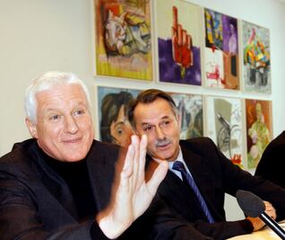 "Monolingüismo hace pobre y estrecha de mente a la gente"