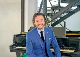 Una fiesta popular en Bellas Artes: Arturo Chacón-Cruz rindió homenaje a José José y Juan Gabriel