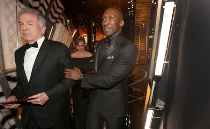 Una explicación de cómo se entregan los sobres de los Oscar 