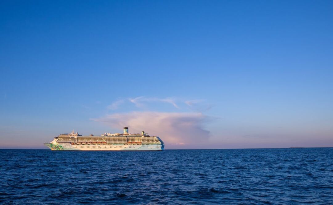 Anteriormente, los cruceristas estaban exentos del pago de este Derecho de No Inmigrantes lo que beneficiaba porque los turistas bajaban del crucero y compraban productos. Foto: X@WFLA