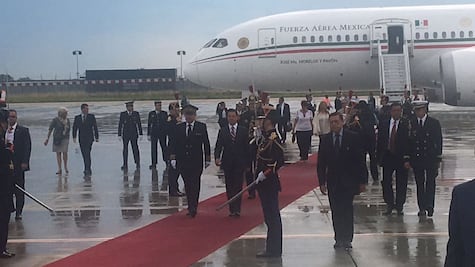 Enrique Peña Nieto arriba a la ciudad de París