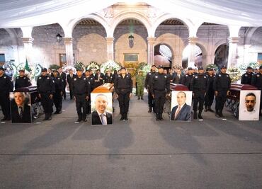 Rinden homenaje póstumo a funcionarios fallecidos