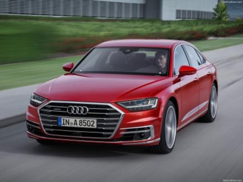 ​Presentan el nuevo Audi A8 (y está increíble)   