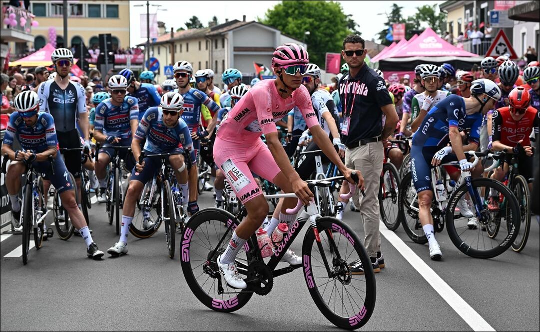 El mexicano Isaac Del Toro se mantiene firme en el liderato del Giro de Italia y Carlos Verona se llevó la Etapa 15 / FOTO: EFE