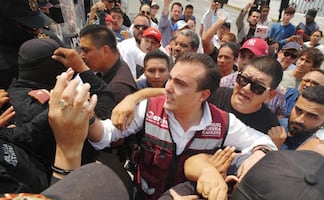 Alcalde encabeza protesta por desabasto de agua en García, NL; más de 27 colonias cumplen más de 15 días sin el líquido