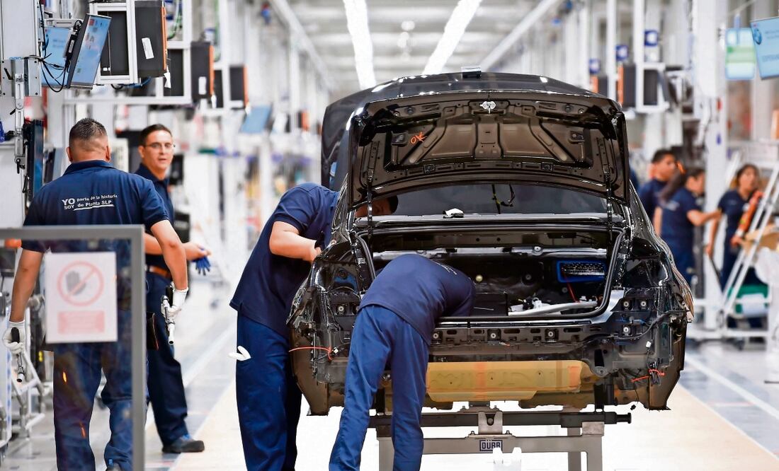 La nueva norma impulsará créditos para fabricantes de vehículos por tecnologías que reduzcan emisiones. Foto: Archivo | El Universal