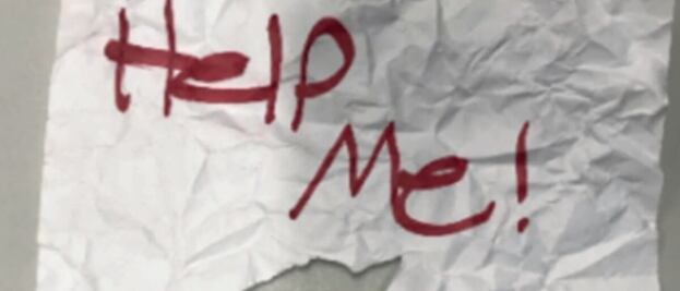 "¡Ayúdame!": niña secuestrada escribe papel y logra ser rescatada en California