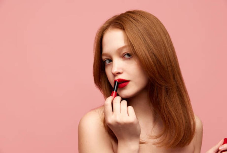 El otoño también se lleva en los labios. Foto: Unsplash