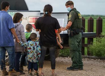 Renuevan medida sanitaria para expulsar a migrantes de EU