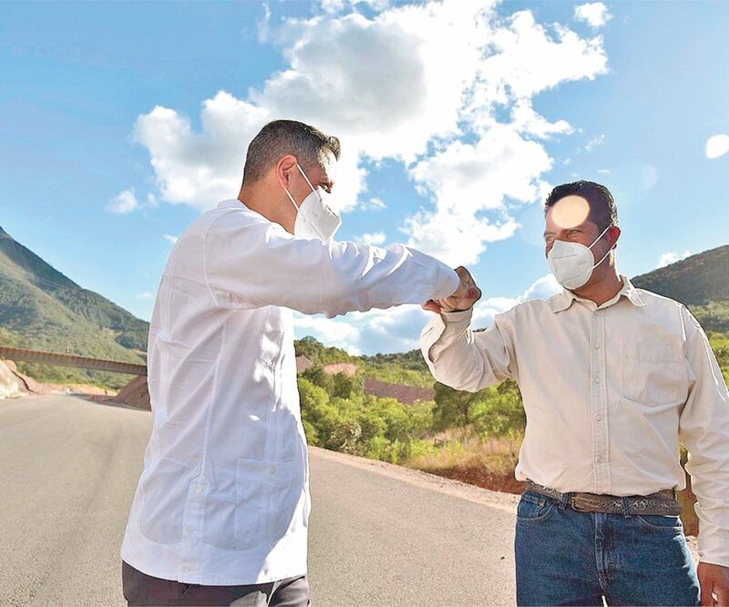 Durante la contingencia por Covid-19, Alejandro Murat explicó que se reconvirtieron 25 hospitales y se construyó uno móvil.