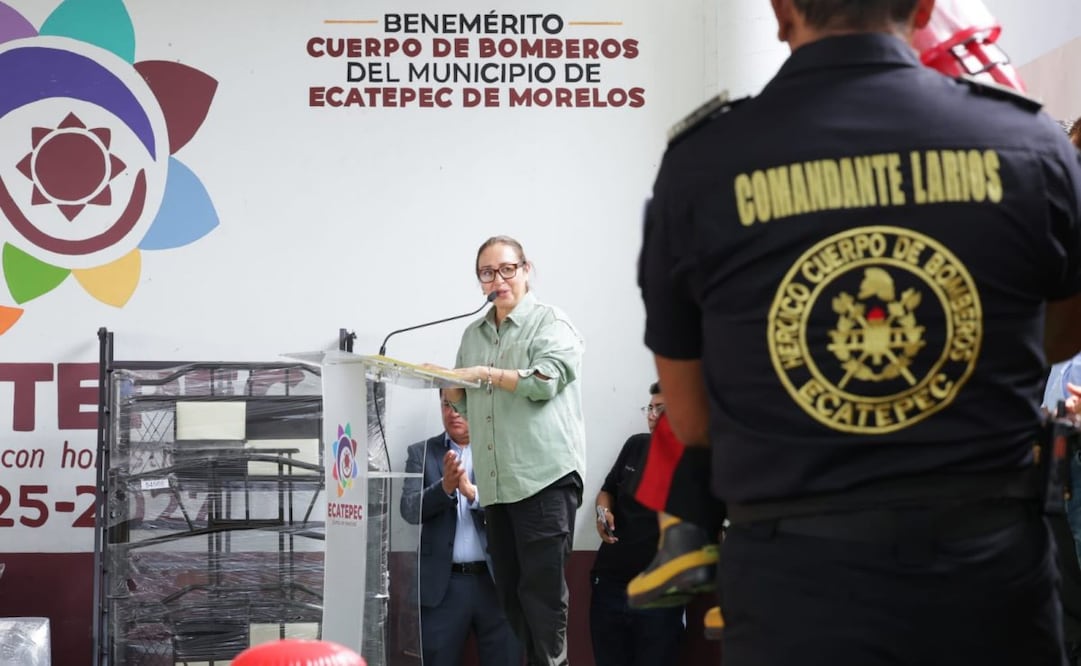 Bomberos de Ecatepec celebran 50 años de servicio; recuerdan décadas de atención a emergencias.
Foto: Especial.