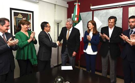 Rinde protesta el nuevo subsecretario de Comunicaciones y Transportes