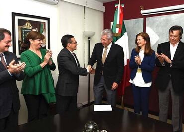 Rinde protesta el nuevo subsecretario de Comunicaciones y Transportes