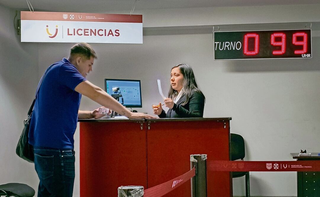 Conductores en la CDMX dijeron que no tienen inconveniente en empezar el trámite desde cero para obtener la licencia permanente. Foto: Luis Camacho | El Universal