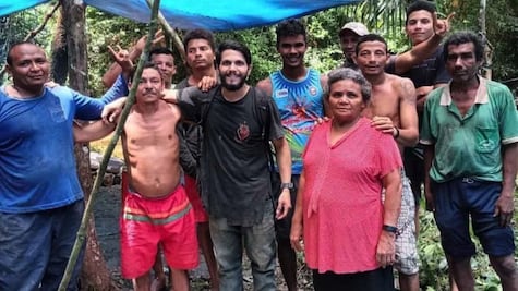 Piloto sobrevive 36 días solo, rodeado de serpientes y cocodrilos, tras caer en el Amazonas