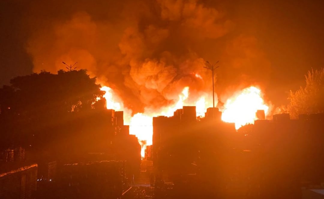 Incendio en Central de Abasto. Foto: Valente Rosas. EL UNIVERSAL