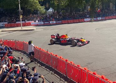 Checo Pérez se luce en sus primeras salidas en el Show Run