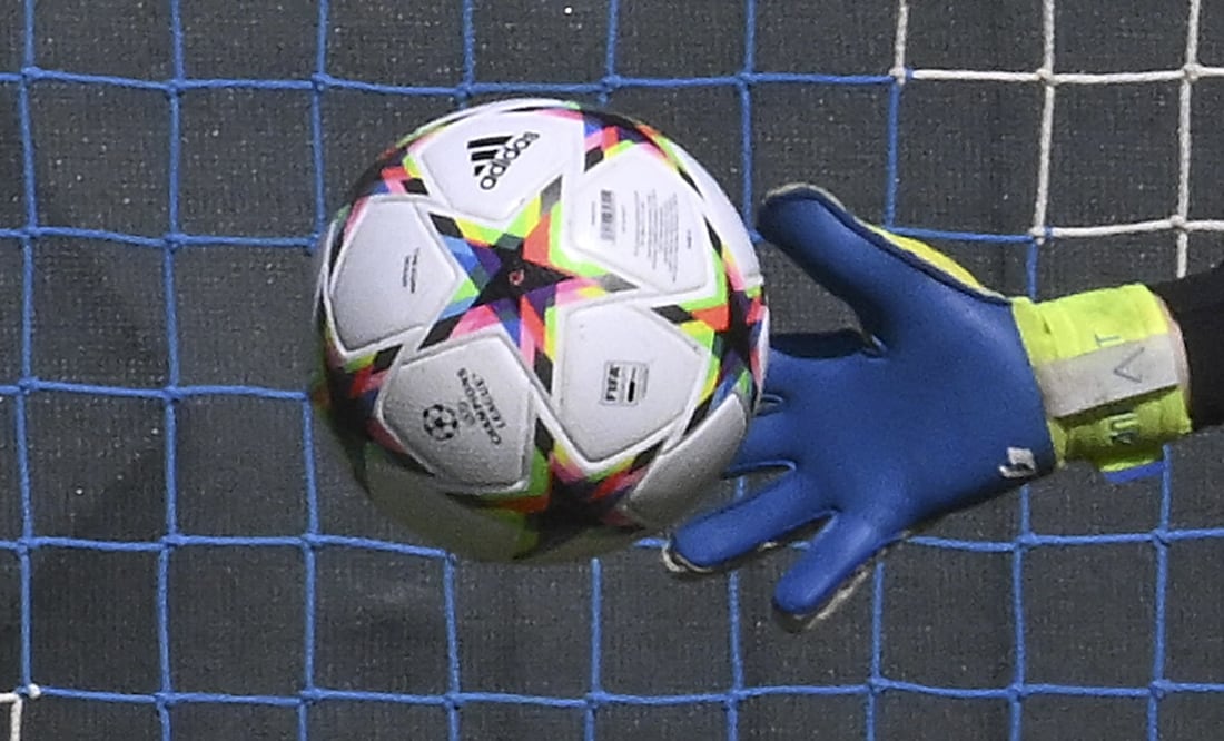 Portero en entrenamiento previo a la Champions League - FOTO: EFE