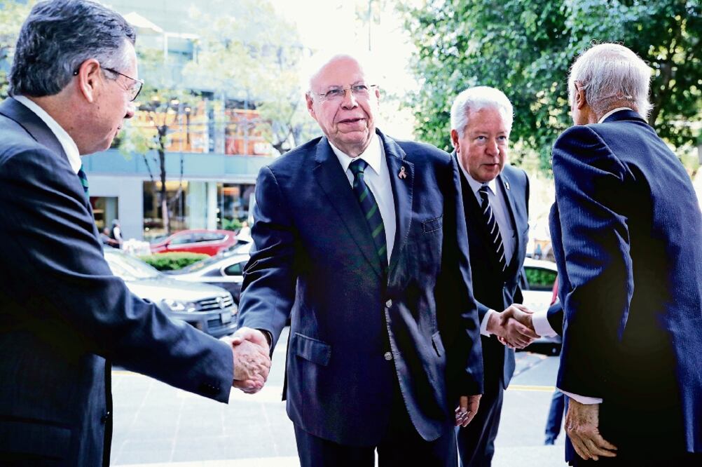 El secretario de Salud, José Narro Robles, destaca que la inversión que hace el país en salud es cuantiosa y, sumada la parte pública y privada, es más de 6% del PIB del país (LUCÍA GODÍNEZ. EL UNIVERSAL)