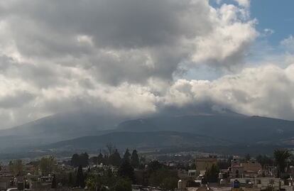 Mal tiempo: Por bajas temperaturas y lluvia, suspenden ingreso al cráter del Nevado de Toluca