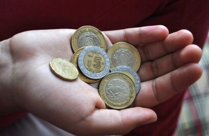 Se debilita peso mexicano ante posible triunfo de AMLO: analistas