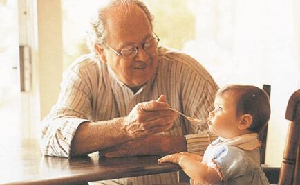 Gobierno abre la posibilidad de pagar a abuelos que cuiden de sus nietos 