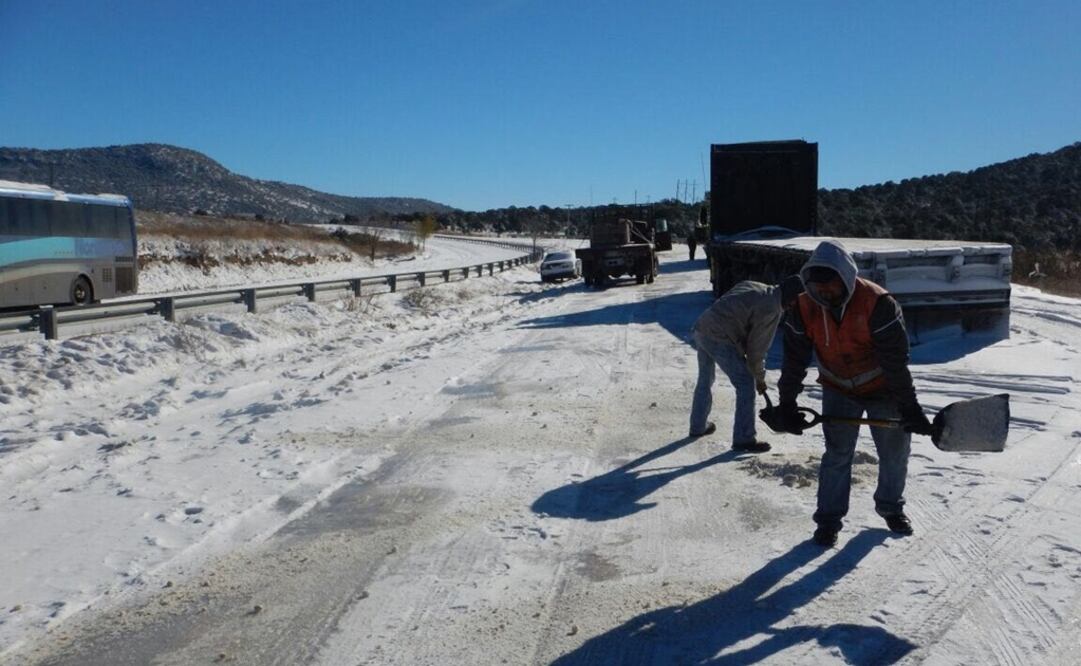 La primera tormenta invernal provocó la caída de nieve en municipios de Coahuila, Tamaulipas, Zacatecas, Chihuahua, Nuevo León, Durango, Sonora e Hidalgo. (FOTO: Especial)