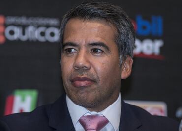 Promotor acusa a Pavel Pardo de representar jugadores