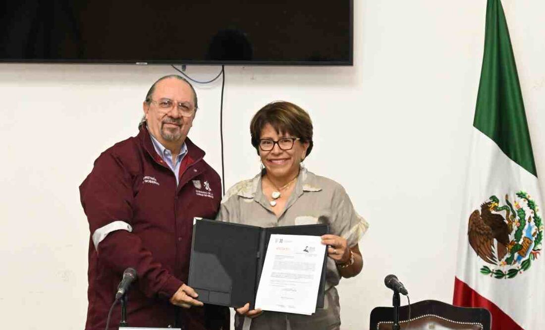 La presidenta de la Mesa Directiva, Martha Ávila, recibió esta iniciativa, y destacó que favorecerá las condiciones para que esta propuesta sea analizada. Foto: Especial