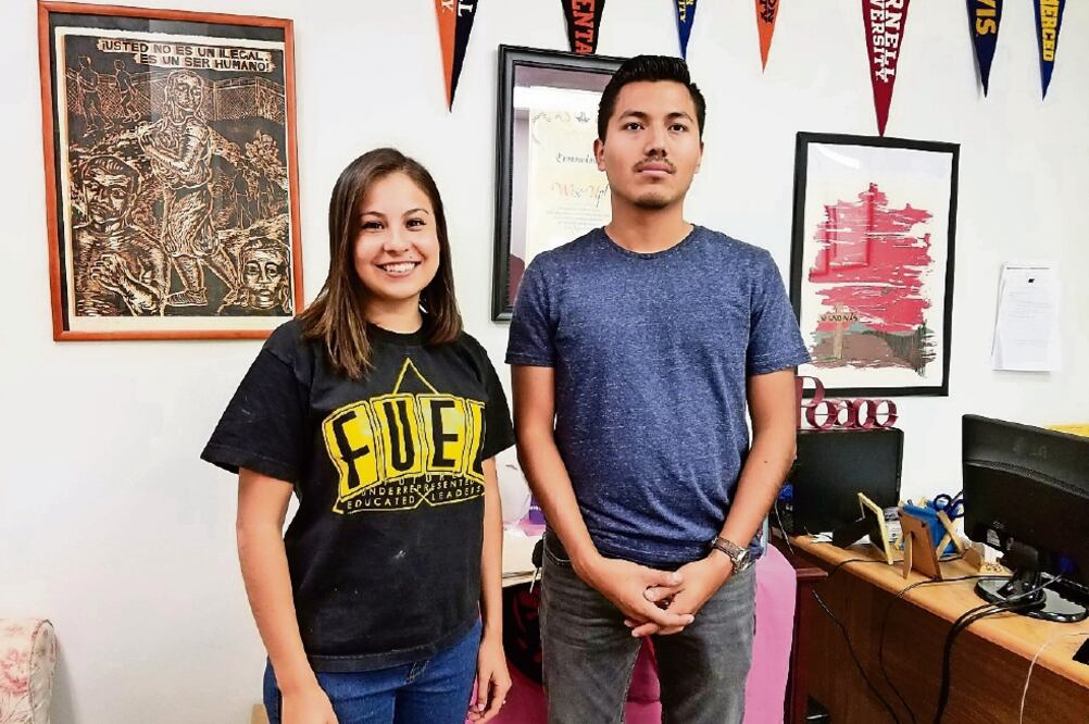 Los mexicanos Miriam Hernández y Pedro Trujillo, beneficiarios del DACA y cuyo destino es incierto con el triunfo de Trump en las elecciones del martes (INDER BUGARIN. EL UNIVERSAL)