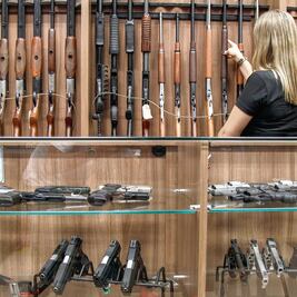 Bolsonaro flexibiliza restricciones sobre armas