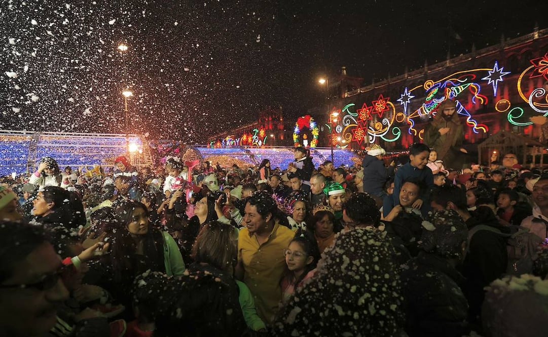 Verbena navideña en el Zócalo de la CDMX / Foto: Berenice Fregoso. EL UNIVERSAL