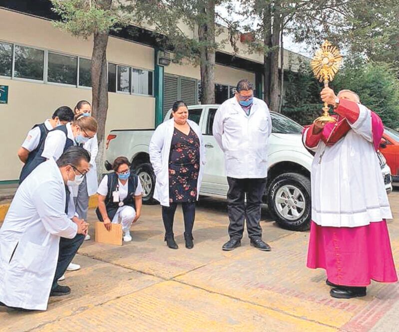 En cada espacio, el Arzobispo Francisco Javier Chavolla convocó a la oración por la salud y la seguridad de todos. Foto: ESPECIAL