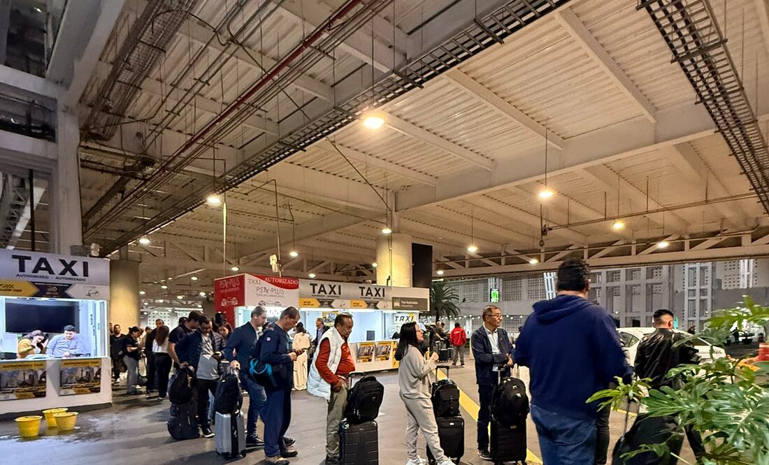 Vuelos demorados y cancelados por la inundación de las pistas. Foto: @1Libelula1971 en X.