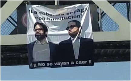 Afición de Tigres protesta con mantas contra la directiva; "La soberbia se paga con humillación"