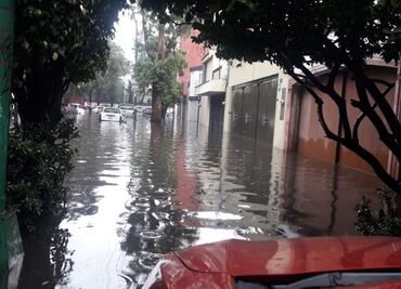Por lluvias, se registran inundaciones en distintos puntos de CDMX