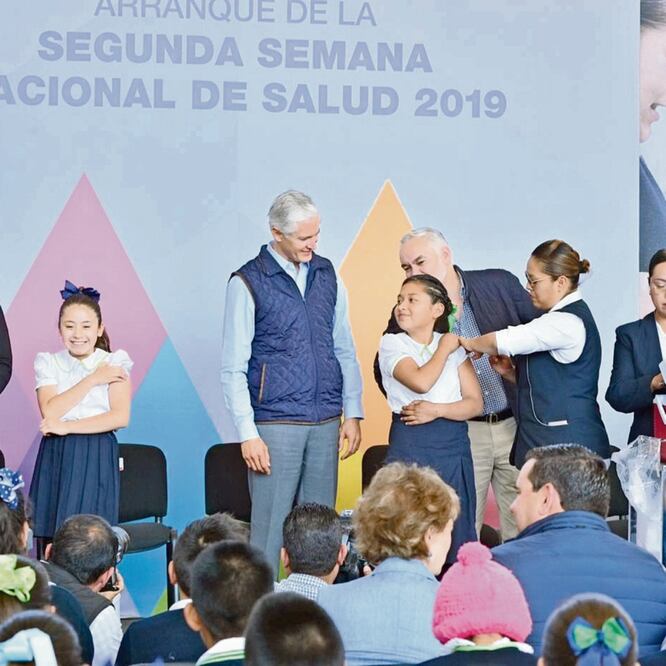 En la Escuela Primaria Gral. Álvaro Obregón, en Tezoyuca, Alfredo del Mazo inició la Segunda Semana Nacional de Salud. CORTESÍA