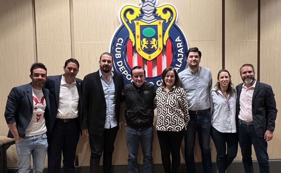 Reunión entre directivos de la Liga MX y Chivas - Foto: @mikelarriolap