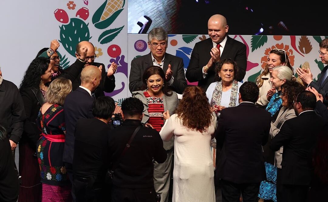 Luchamos por la felicidad del pueblo y han sido 100 días de acciones y compromisos cumplidos, dice Brugada. Foto: Berenice Fregoso