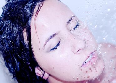 Beneficios del agua fría para la piel que quizá no conocías